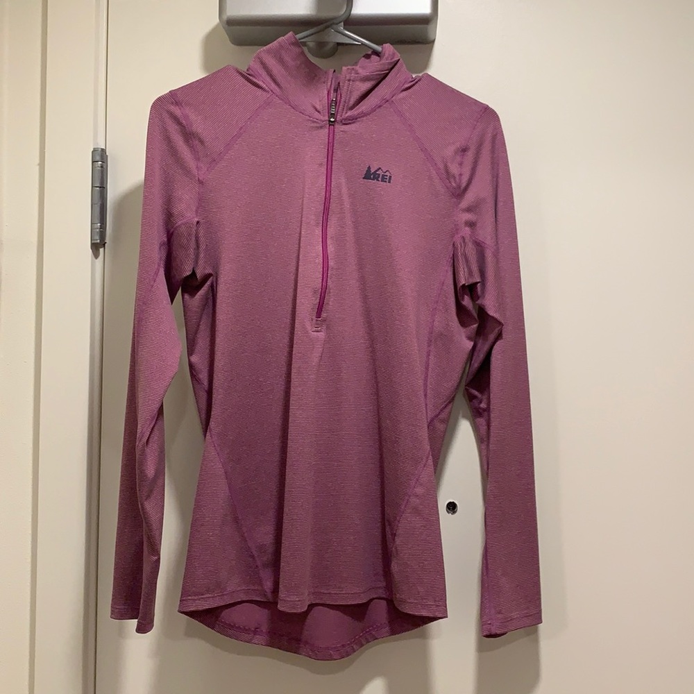 Women’s REI pink pullover. Size small.